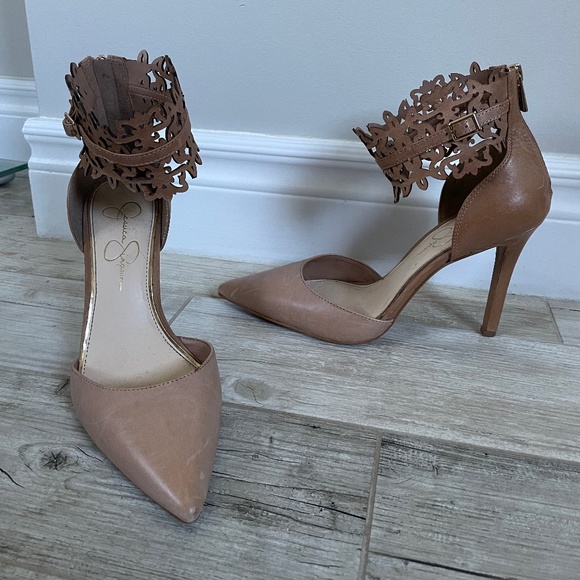 Neutral/ Tan Laser Cut Leather Pointed Toe Heels - Picture 1 of 5